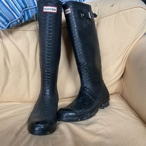 Hunter Black Snakeskin tall rainboots